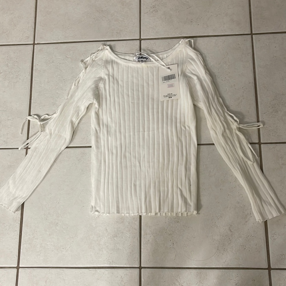 Adorable white light sweater with cut out tie arms sizeM/L